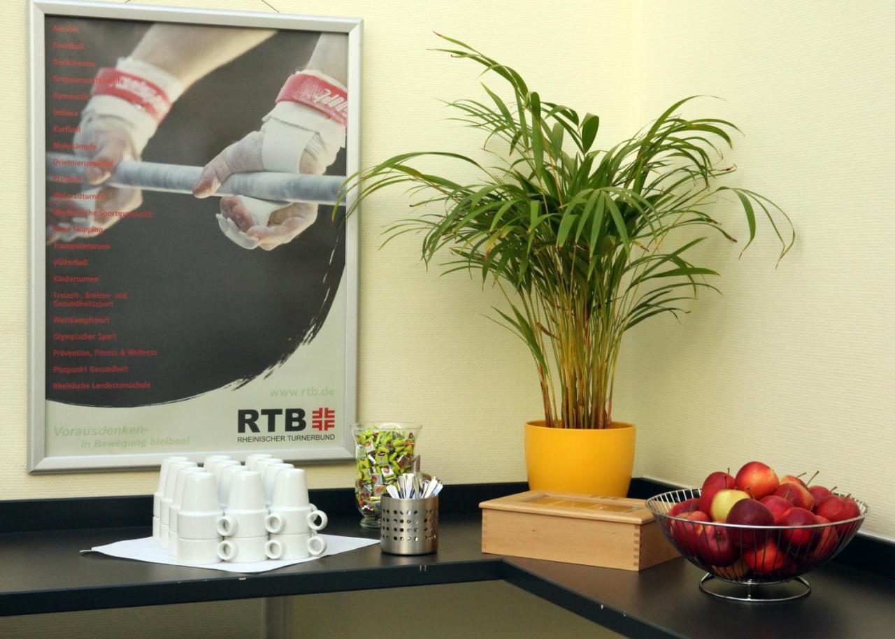 Rtb-Hotel - Sportschule Bergisch Gladbach Buitenkant foto